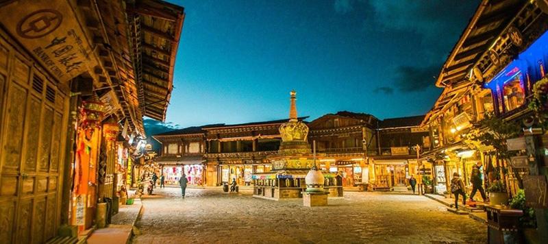 Thành cổ Ánh Trăng (Dukezong Ancient Town) atoz tour