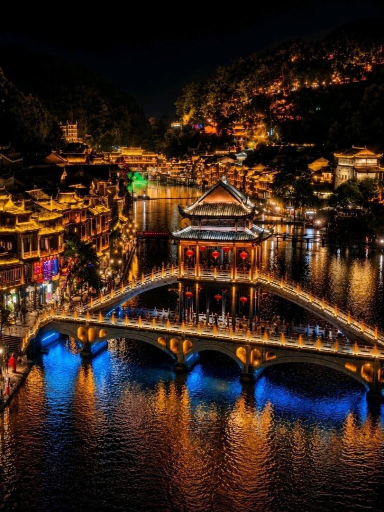 Ân Thi- Trương Gia Giới- Phượng Hoàng Cổ trấn | ATOZ TOUR