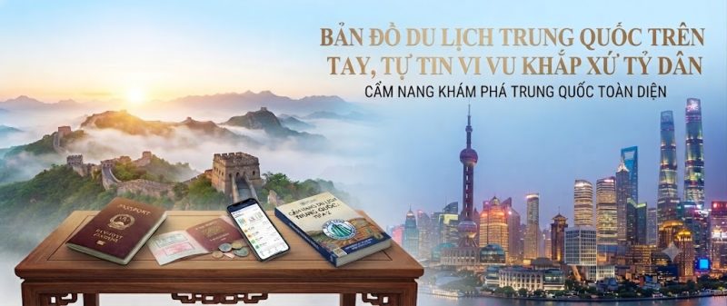 Cầm Bản Đồ Du Lịch Trung Quốc Trên Tay - ATOZ TOUR