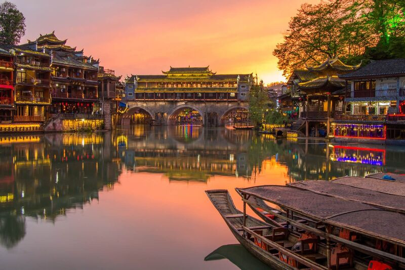 Kinh Nghiệm Du Lịch Phượng Hoàng Cổ Trấn Mới Nhất 2026 - ATOZ TOUR