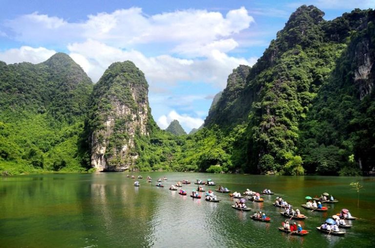 Tour Hoa Lư - Tam Cốc - Hang Múa - Bái Đính - Tràng An - atoztour - 1